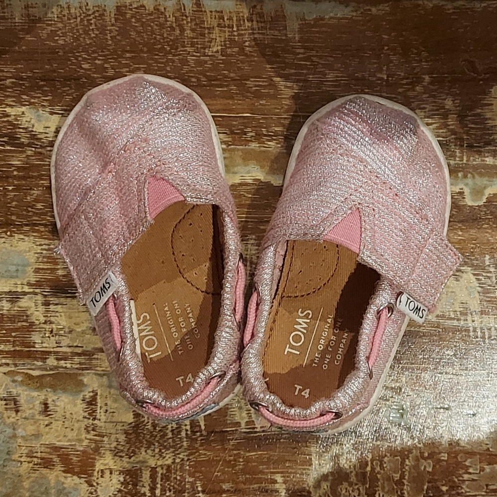 Baby TOMS Size 4T